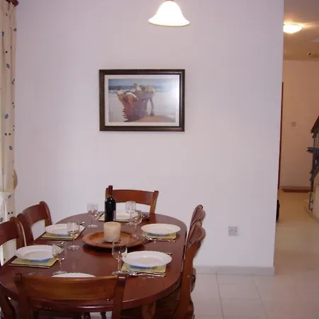 Apartament Iris Village Universal *